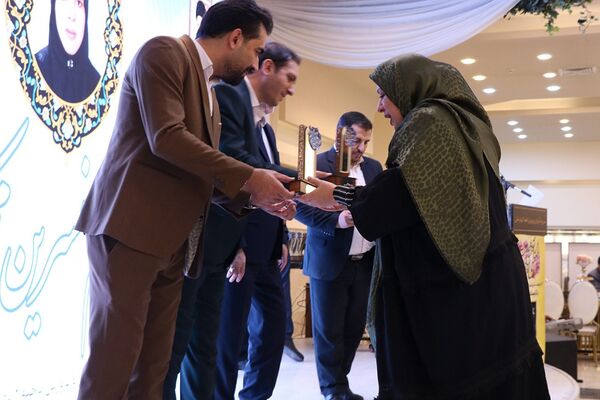 آیین بزرگداشت روز معلم ویژه معلمان و فرهنگیان ناحیه۲ بهارستان