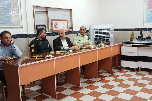 گرامیداشت هفته نیروی انتظامی در مدرسه یادگار امام ورامین