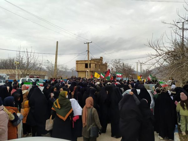 مردم منطقه بیرانوند یکپارچه در جشن انقلاب