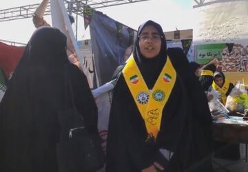 ۱۳ آبان در یزد؛ تجلی غیرت انقلابی دانش‌آموزان در میدان امیرچخماق