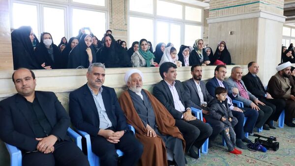  جشن عبادت ۱۵۰۰ دانش‌آموز دختر میبدی در هفته گرامیداشت امور تربیتی و تربیت اسلامی