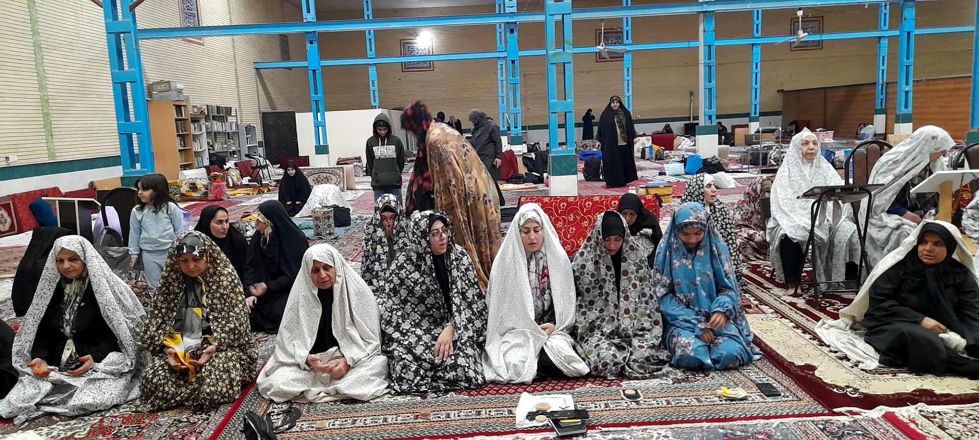 دروازه‌های آسمان بر معتکفین روز اول گشوده شد