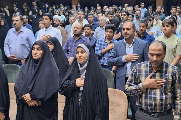تقدیر از چهره های روشن در محفل ایمان 