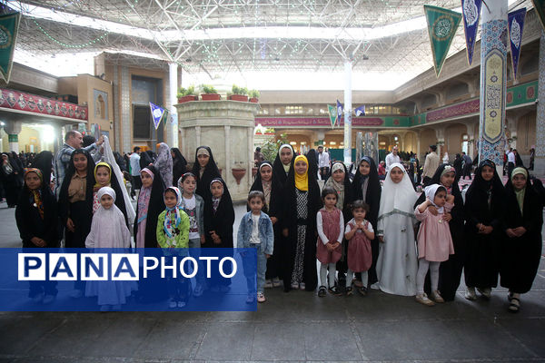 تشرف دختران به زیارت حرم مطهر حضرت معصومه(س)