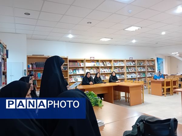 نشست کتابخوانی در کتابخانه شهید بهشتی سملقان