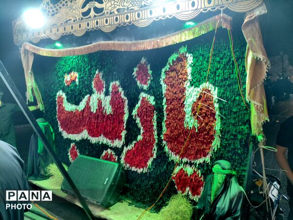 کاروان‌های عزاداری شب شهادت امام سجاد(ع) در سراسر اصفهان به حرکت درآمد