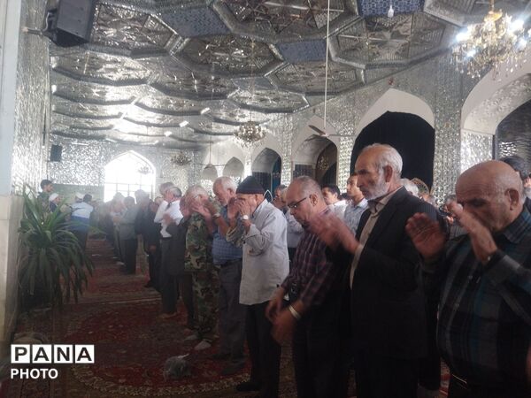 نماز عبادی سیاسی جمعه در امامزاده سید حمزه کاشمر 