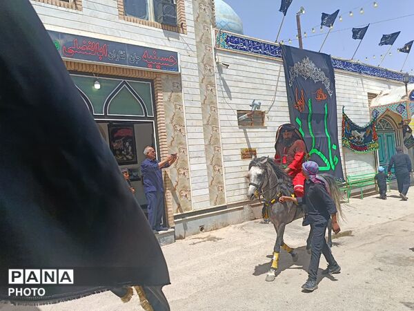 روایتی از غربت ساقی در میدان تعزیه‌ی فدافن