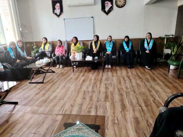 دیدار دانش‌آموزان پیشتاز با مدیر سازمان دانش‌آموزی خراسان رضوی
