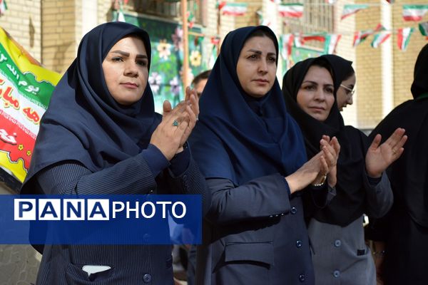 طنین زنگ انقلاب در بهارستان‌دو 