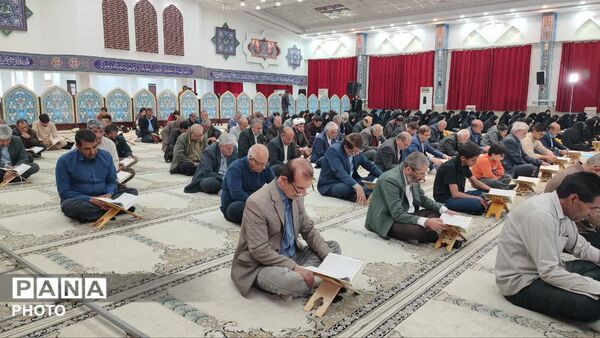محفل انس با قران در حسینه ثارالله یاسوج 