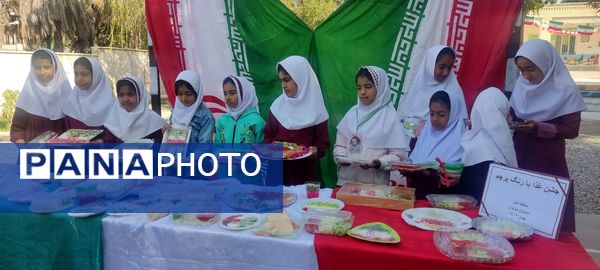 صبحانه نمادین دانش‌آموزان دبستان مولوی فین