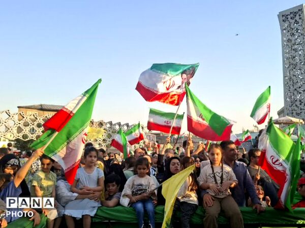 مهمانی ۱۰ کیلومتری؛ تجلی عشق به اهل‌بیت (ع) و نمادی از اتحاد
