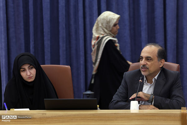 نشست خبری آغاز آموزش هوش مصنوعی به معلمان سراسر کشور