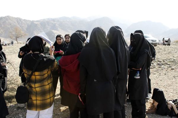 کارگاه آموزشی طراحی و نقاشی هنرستان فاطمه زهرا (س) در شهرستان گچساران