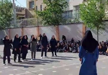 برگزاری مسابقات درون‌مدرسه‌ای و بین کلاسی داژبال در دبیرستان خدیجه کبری(س)