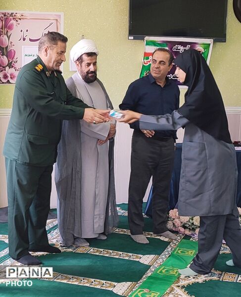 آیین نمادین «زنگ نماز» در دبیرستان سردار شهید همدانی منطقه جوکار