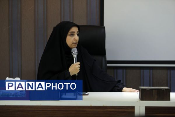 نشست صمیمی دانش‏‌آموز خبرنگاران و نمایندگان مجلس دانش‌آموزی آذربایجان شرقی با علی فلاحتکار