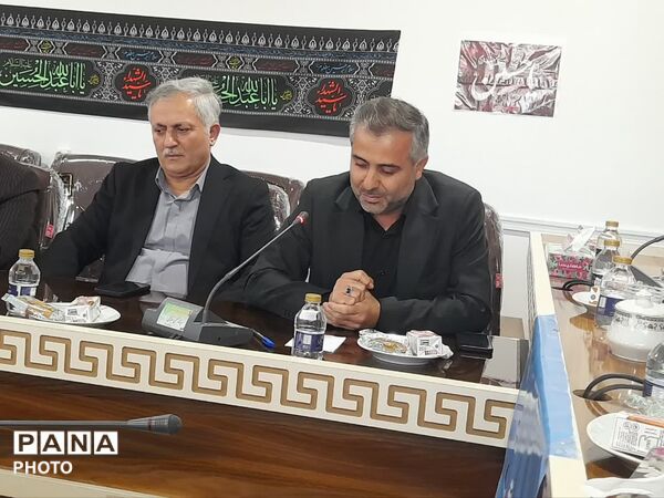 جلسه شورای آموزش‌و‌پرورش در رودسر