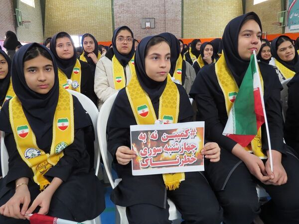 همایش پیشگیری از آسیب‌های چهارشنبه سوری در دبیرستان نرجس بجنورد