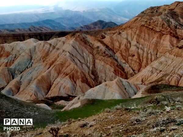 درهٔ پرستو ها در شهر نیشابور