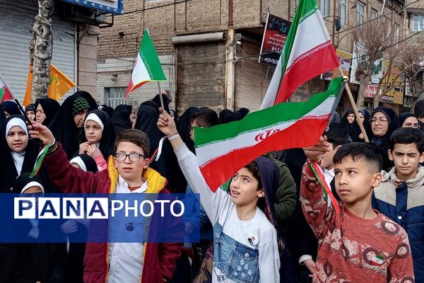 خروش مردمی در خیابان‌های رباط‌کریم در 22بهمن