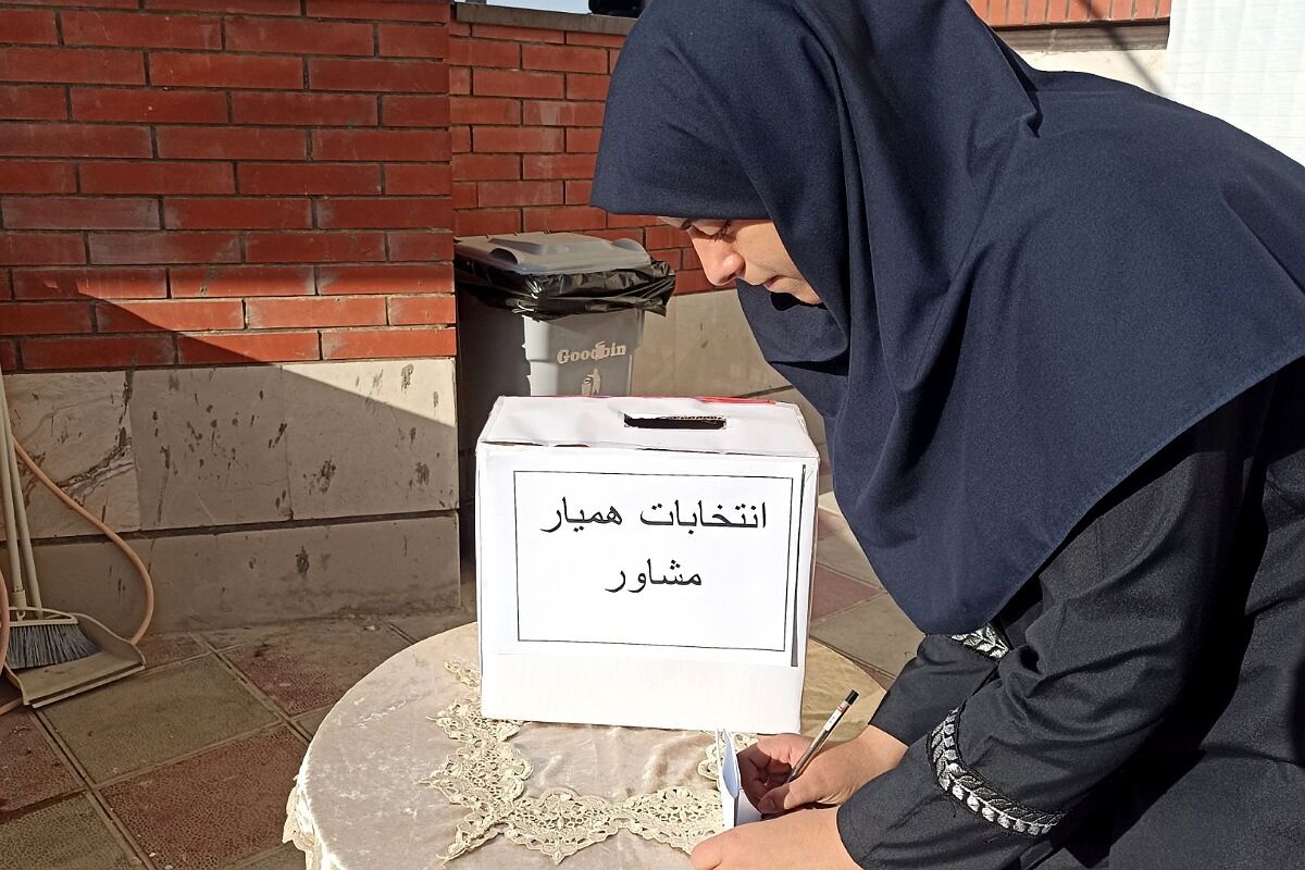 هفته سلامت روان در مدرسه اختر صدوقی شهرستان پیشوا 