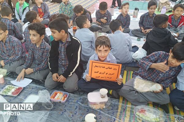 به وقت سلامتی؛ پیوند روز جهانی غذا و تخم‌مرغ در دبستان علامه طباطبایی (ره)
