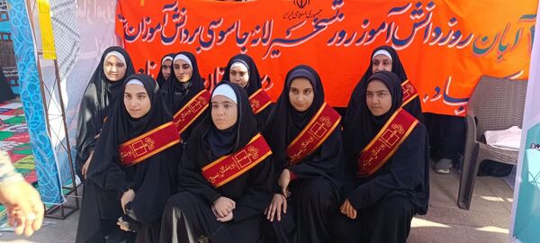 خروش استکبار ستیزی دانش‌آموزان شیرازی