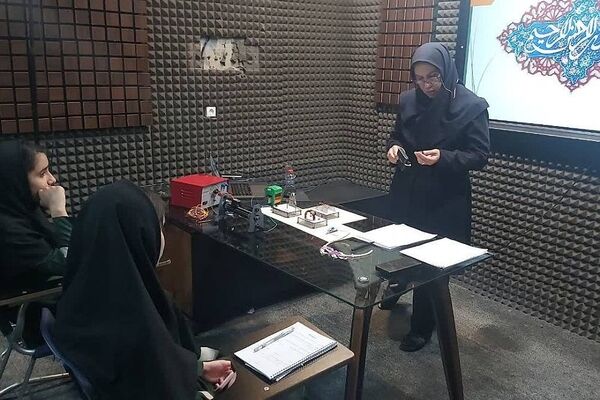 از مناطق محروم خوزستان تا کلاس‌های کرمانشاه؛ روایت معلمی که امید می‌آفریند