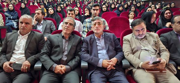 برگزاری جشن سپاس معلم در پلدختر و قدردانی از معلمان برتر