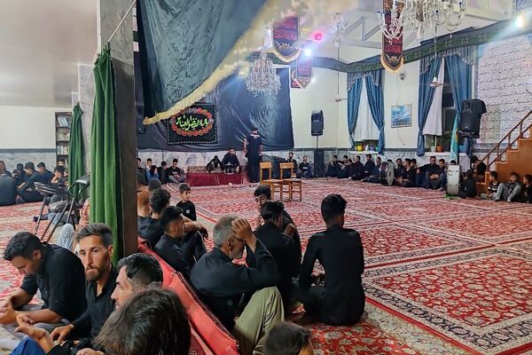 هیئت  زنجیر زنی و عزاداری اباعبدالله الحسین علیه السلام  بار درشب هفتم محرم  