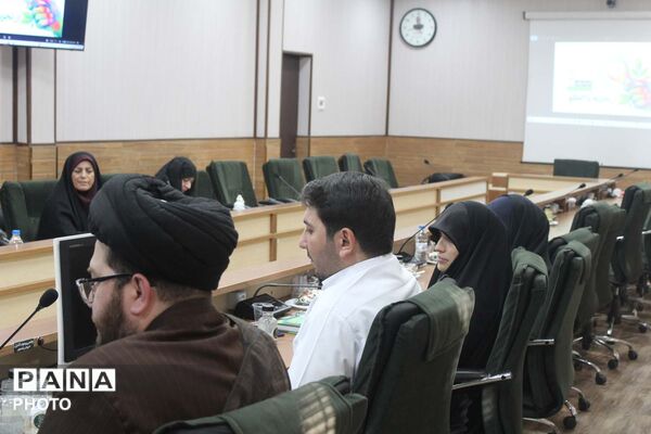 نشست شورای اندیشه‌ورز سازمان دانش‌آموزی استان قم