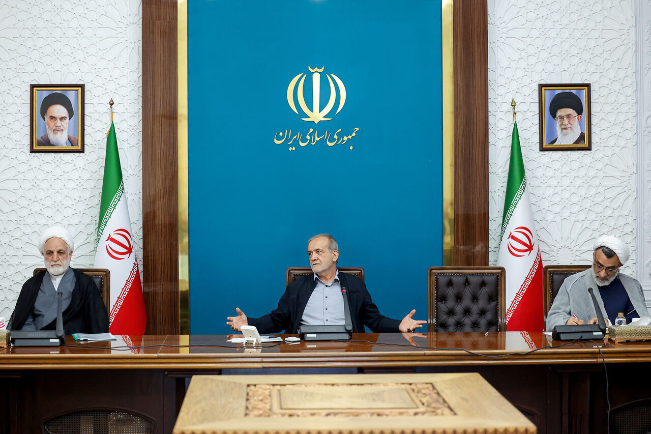 ادغام مراکز کم بازده علمی، با هدف تمرکز حمایت‌ها بر دانشگاه‌های کارآمد