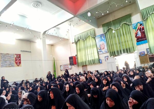 مراسم ظهر تاسوعا حسینی در مسجد شهدای گمنام 