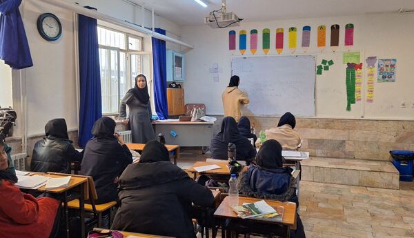مشارکت دانش آموزان در اداره مدرسه با اجرای طرح مدام