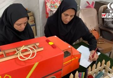 آثار ارسالی به جشنواره استانی علمی،مهارتی هنرجویان رشته‌ی تربیت کودک در حال داوری است