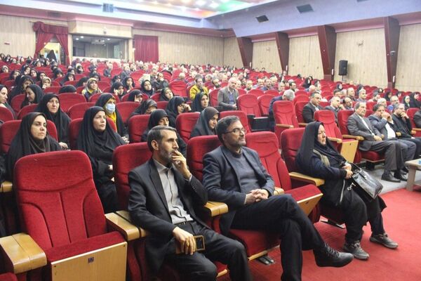 خلاقیت و بهره‌گیری از دانش روز در مدیریت مدارس ضروریست