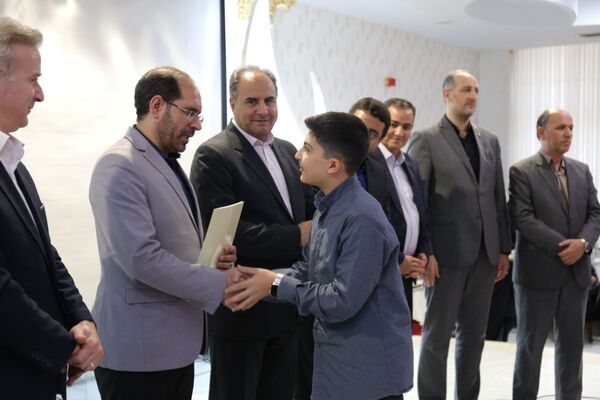 آیین تجلیل از برگزیدگان جشنواره قرآن عترت و نماز آذربایجان شرقی