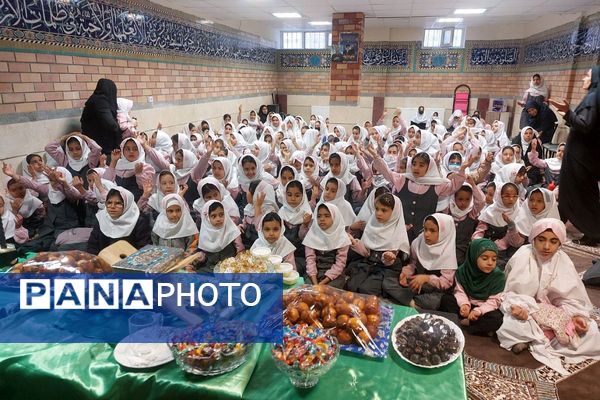 موج عشق به دخت پیامبر(ص) در مدارس فیروزکوه طنین‌انداز شد