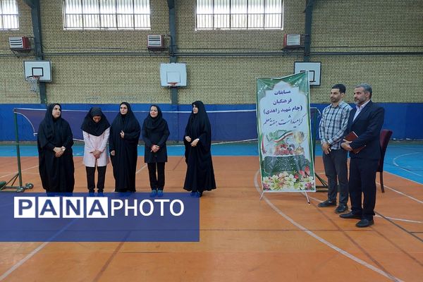 مسابقات ورزشی ویژه فرهنگیان به‌مناسبت گرامیداشت هفته معلم در ناحیه 2 شهرری 