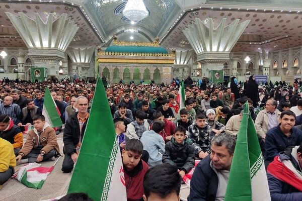 ویژه برنامه سالروز ورود امام خمینی به میهن در حرم مطهر ایشان