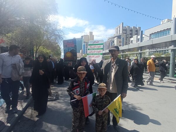حضور پرشور مشهدی‌ها در راهپیمایی روز قدس؛ فریاد حمایت از فلسطین