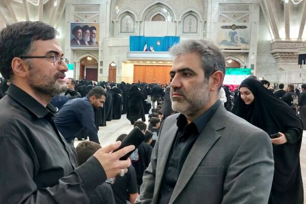 حضور دانش‌آموزان در آیین «باید برخاست» جلوه‌ای از ولایتمداری نسل نوجوان است