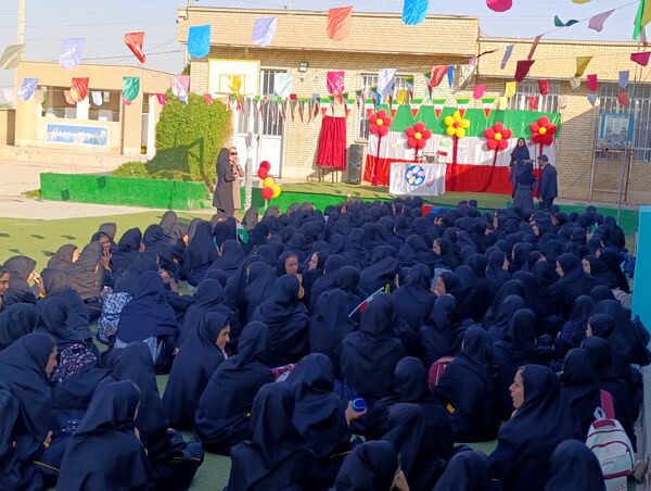 زنگ مهر در فراشبند به صدا در آمد