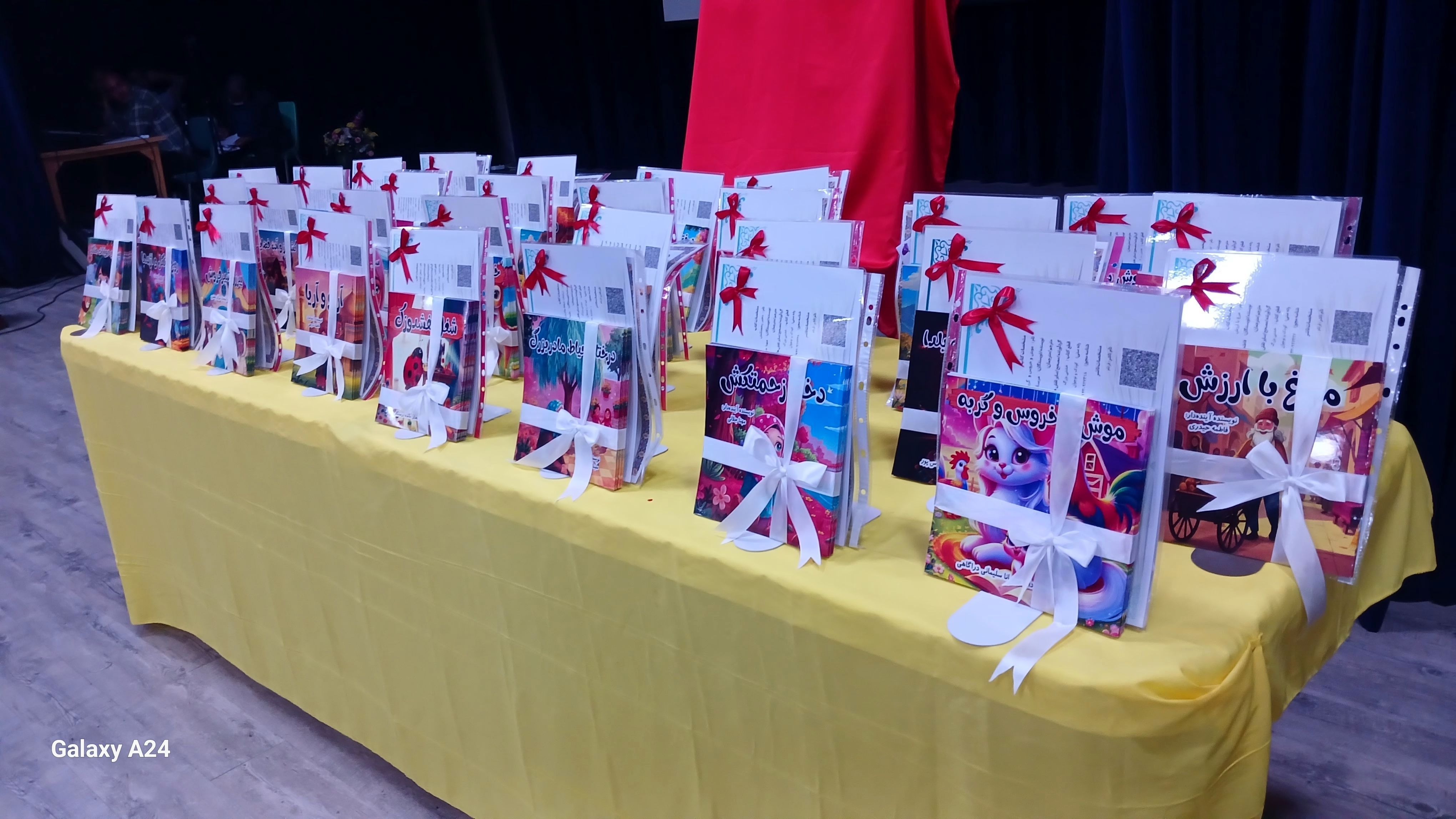 تلاشمان بر این است که بتوانیم در ابعاد مختلف واجبات رشد و پیشرفت دانش‌آموزان را فراهم کنیم