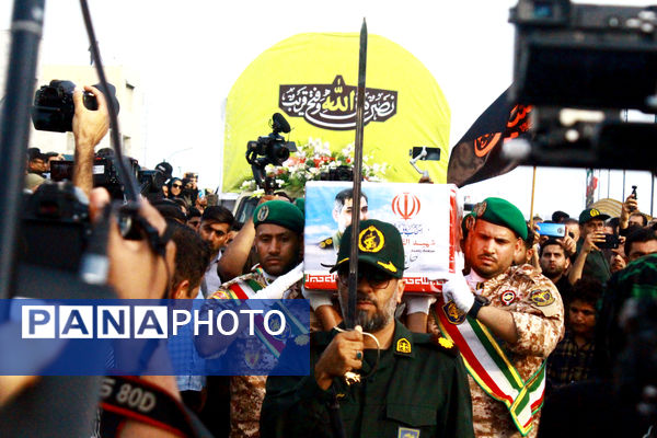 مراسم تشییع پیکر شهید «سعید آذربادگان» در بندرعباس