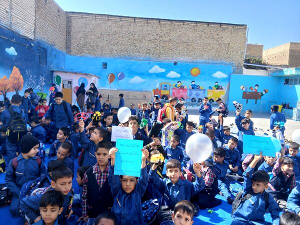 اردوی درون مدرسه‌ای به‌مناسبت روز جهانی کودک 