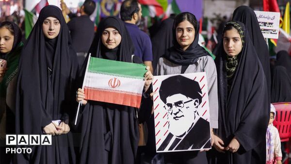 ملت همیشه در صحنه  ایران 