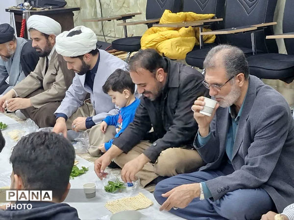 آیین جزءخوانی نوجوانان قمی در بقعه ابن بابویه 